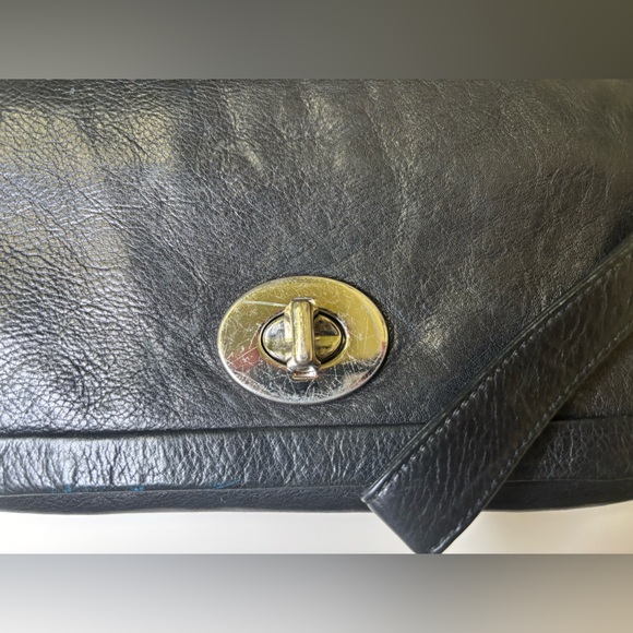 Vintage y2k Coach Black Leather Clutch with Silver Clasp - Picture 3 of 6